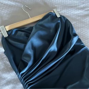 MIDNIGHT BLUE GOWN STRAPLESS BRIDESMAID DRESS